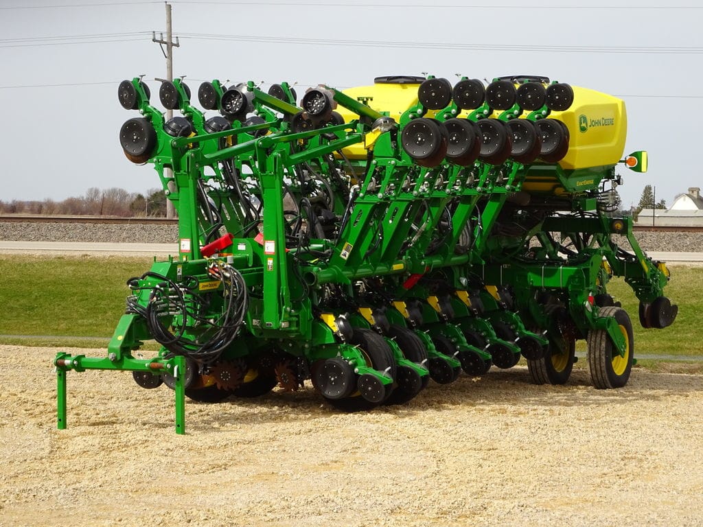 2024 John Deere 1795 Equipment Image0