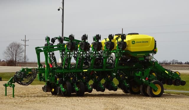 Image of John Deere 1795 equipment image 4