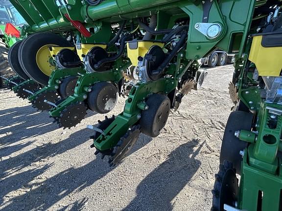 Image of John Deere 1795 equipment image 4