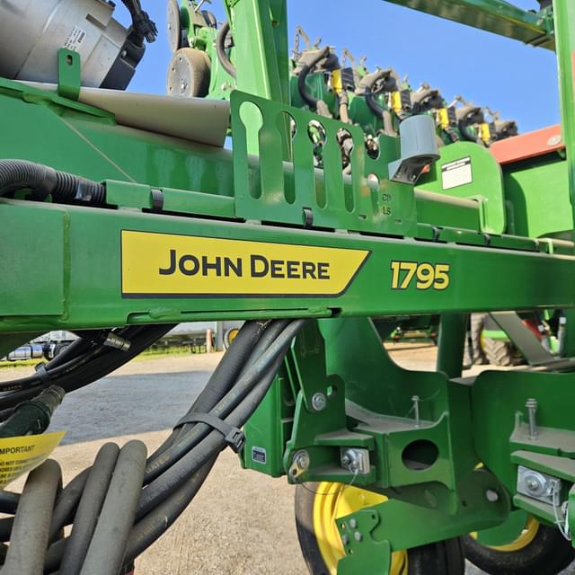 Image of John Deere 1795 equipment image 3