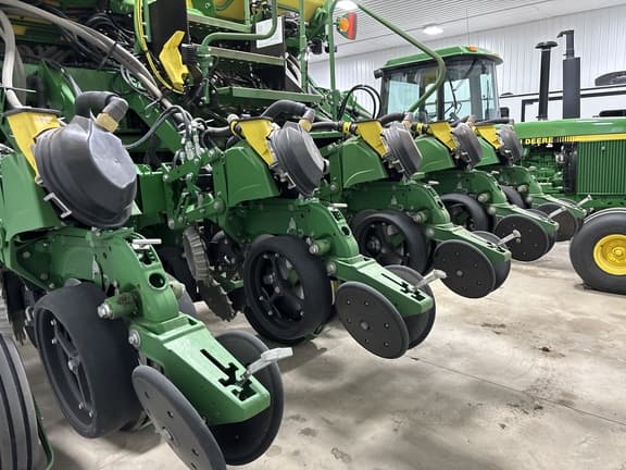 Image of John Deere 1795 equipment image 4