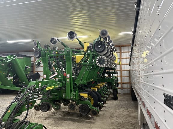 2024 John Deere 1795 Equipment Image0