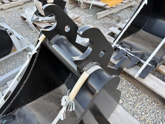 Image of John Deere BYT10998 equipment image 2