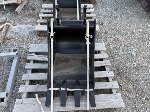 2024 John Deere BYT10998 Equipment Image0