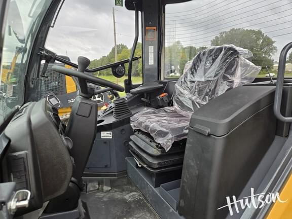 Image of John Deere 184G equipment image 4