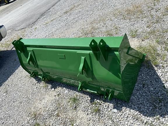 Image of John Deere Bucket equipment image 2