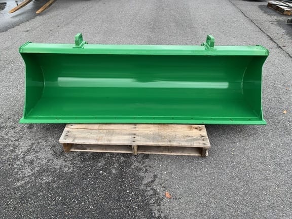 2024 John Deere Bucket Equipment Image0