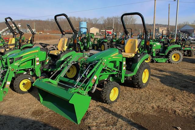 Image of John Deere 2025R equipment image 2