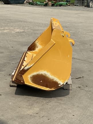 Image of John Deere Wheel Loader Bucket equipment image 1