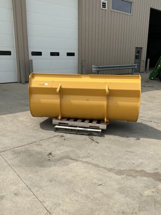 Image of John Deere Wheel Loader Bucket equipment image 4