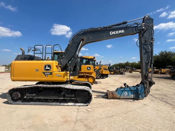 2024 John Deere 200G Equipment Image0