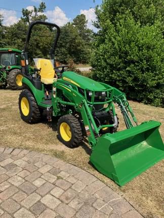 Image of John Deere 2025R equipment image 3