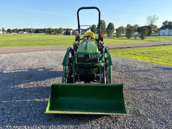 Image of John Deere 2025R equipment image 1