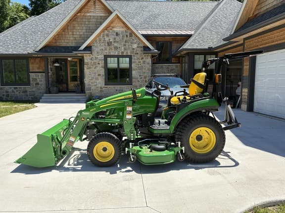 Image of John Deere 2025R equipment image 4