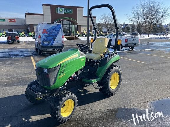 Image of John Deere 2025R equipment image 1