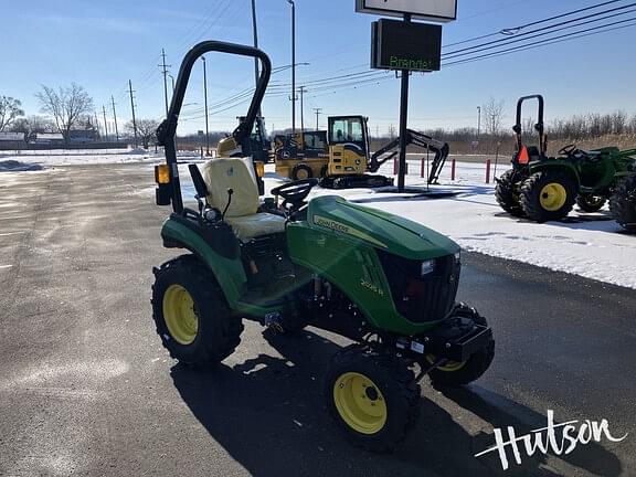 Image of John Deere 2025R equipment image 1