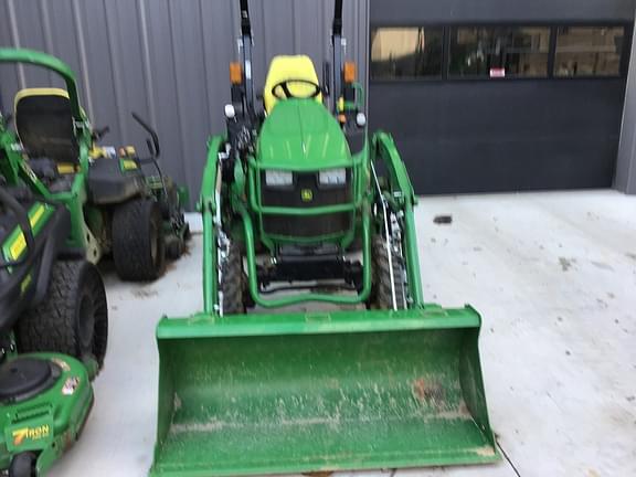 Image of John Deere 2025R equipment image 2