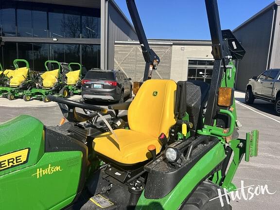 Image of John Deere 2025R equipment image 3