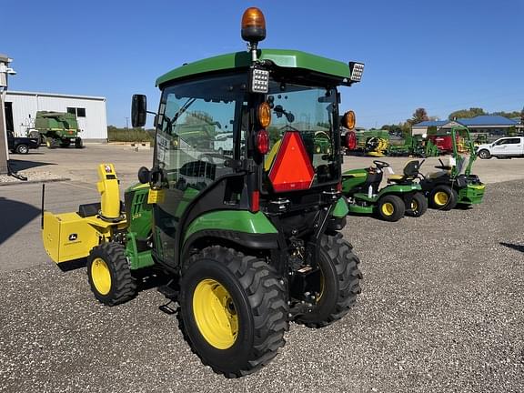 Image of John Deere 2025R equipment image 4