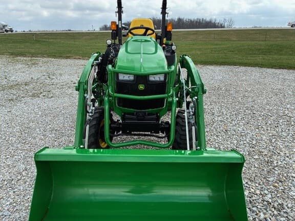 Image of John Deere 2025R equipment image 4