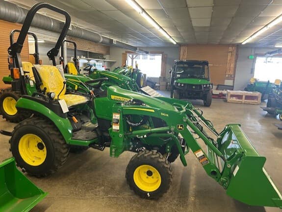 Image of John Deere 2025R equipment image 3