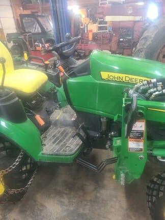 2024 John Deere 2025R Equipment Image0