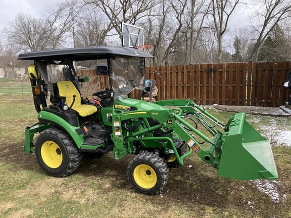 2024 John Deere 2025R Equipment Image0