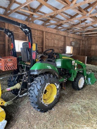 Image of John Deere 2025R equipment image 3