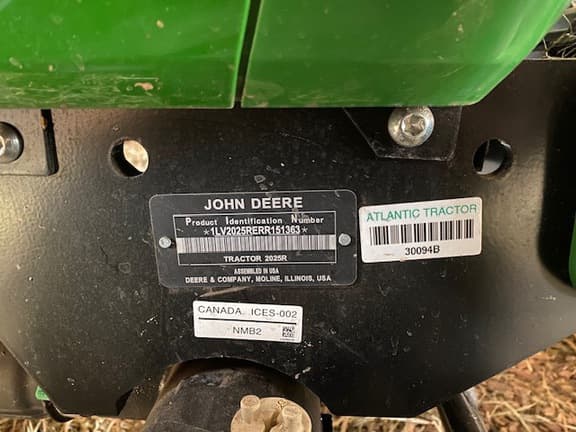 Image of John Deere 2025R equipment image 4