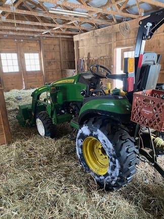 Image of John Deere 2025R equipment image 1