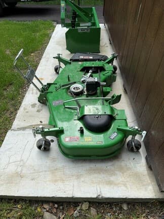 Image of John Deere 2025R equipment image 4