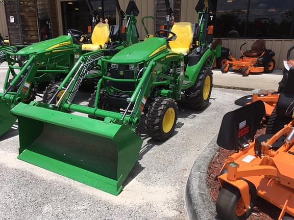 Image of John Deere 2025R equipment image 4