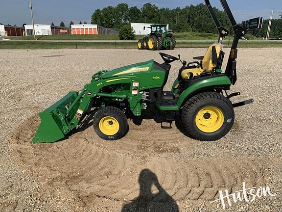 Image of John Deere 2025R equipment image 2