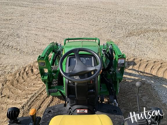 Image of John Deere 2025R equipment image 1