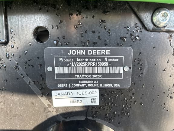 Image of John Deere 2025R equipment image 2