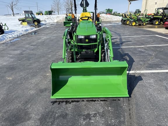 Image of John Deere 2025R equipment image 4