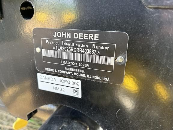 Image of John Deere 2025R equipment image 1