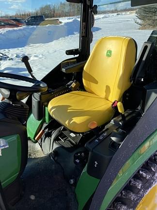 Image of John Deere 2025R equipment image 4