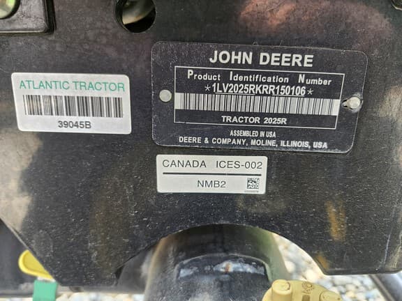 Image of John Deere 2025R equipment image 4