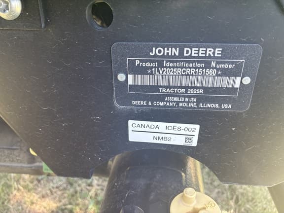 Image of John Deere 2025R equipment image 4