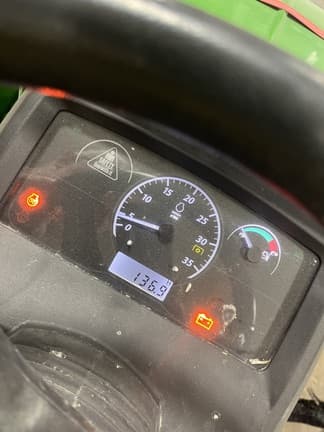 Image of John Deere 2025R equipment image 1