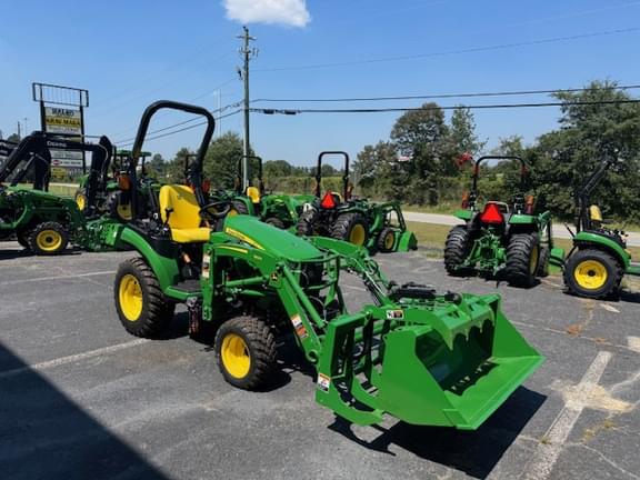 Image of John Deere 2025R equipment image 4
