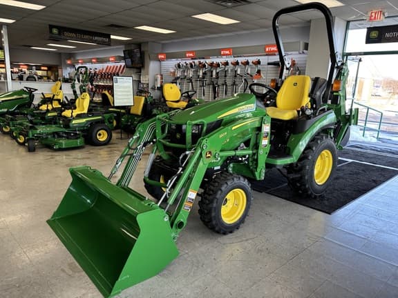 Image of John Deere 2025R equipment image 2