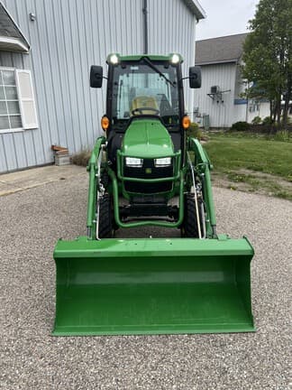 Image of John Deere 2025R equipment image 4