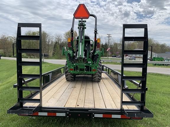 Image of John Deere 2025R equipment image 4