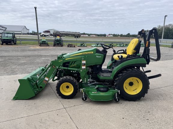 Image of John Deere 2025R equipment image 3