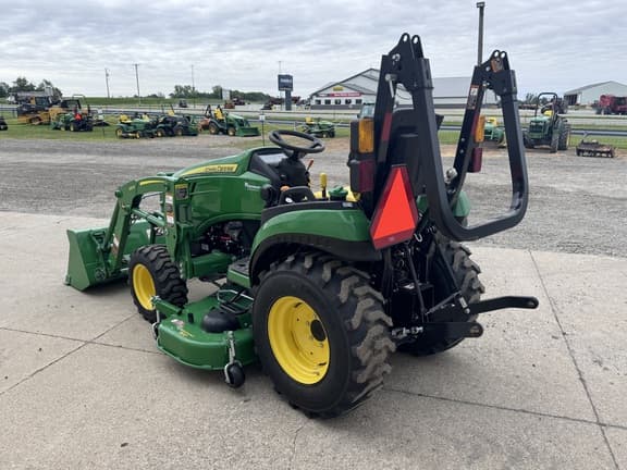 Image of John Deere 2025R equipment image 4