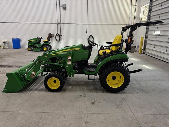 Image of John Deere 2025R equipment image 1