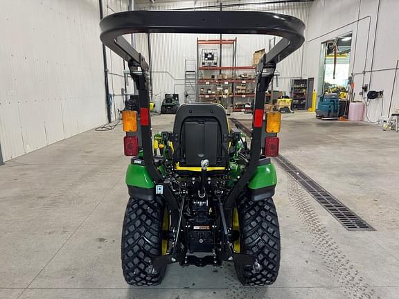 Image of John Deere 2025R equipment image 3