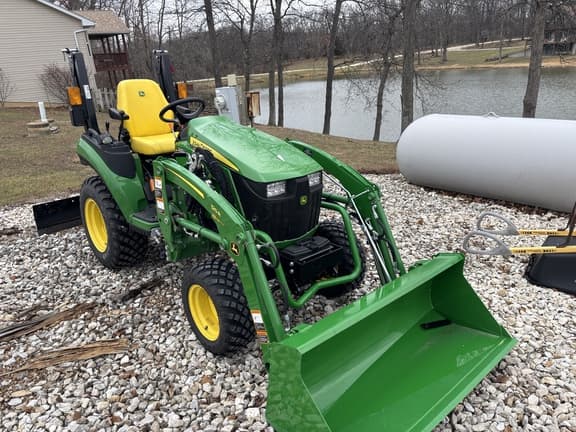 Image of John Deere 2025R equipment image 1